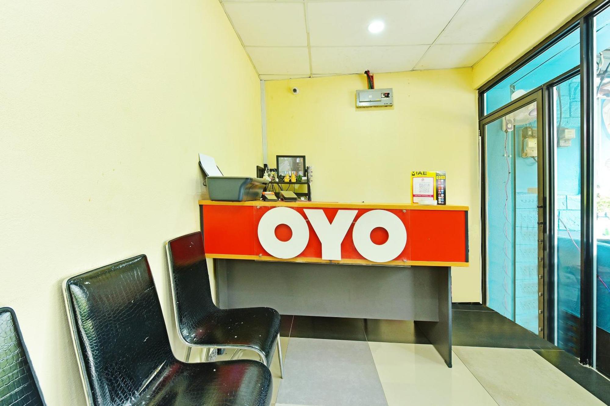 Oyo 873 バンブー イン バツーフェリンギビーチ エクステリア 写真